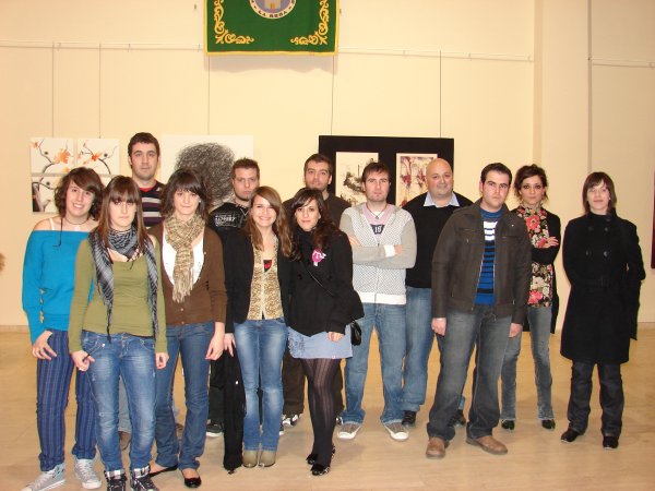 conj. juv. con jóvenes artist. exposic.