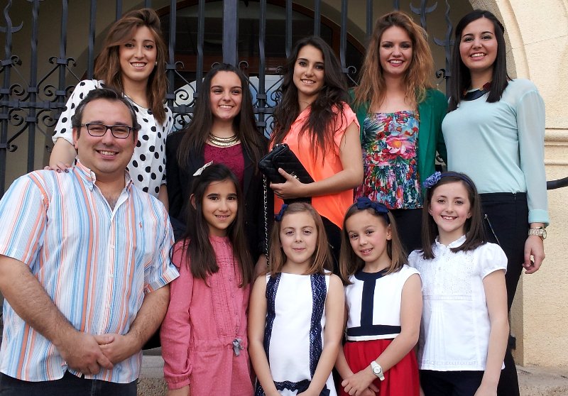 Reina y damas de 2013, junto con José María Alarcón | Clic para ampliar