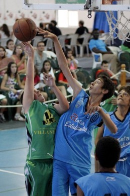 Imagen de un encuentro entre los locales y el Estudiantes e hace dos años