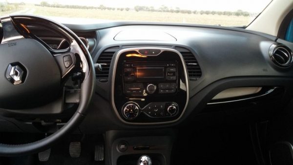 Salpicadero acabo Intens, sin el sistema R-Link (opcional).