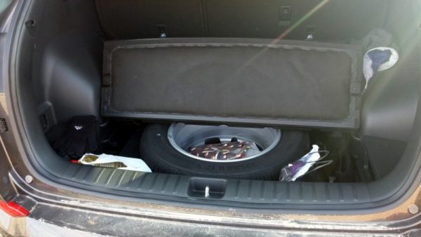 Gran maletero de 513 litros. Rueda de repuesto idéntica a las montadas, con su misma llanta.